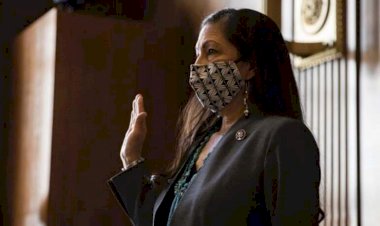ABD tarihinde ilk; 'Amerikan yerlisi' Deb Haaland kabineye seçildi