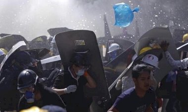 Myanmar'da güvenlik güçleri cenaze töreninde kalabalığa ateş açtı!