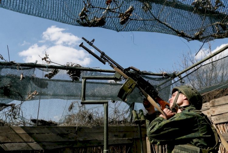 Donbas'ta gerilim yükseliyor: Rus helikopterleri sınırda uçuş yapıyor