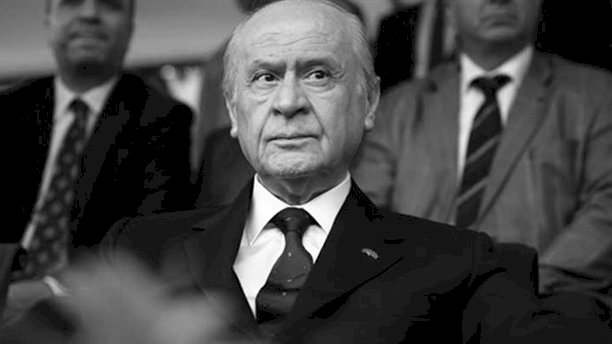 Emekli amiraller için ‘rütbeleri sökülmeli’ diyen Bahçeli, 2004’de 313 generale ‘iktidarı uyarmaları’ için mektup yazmış!