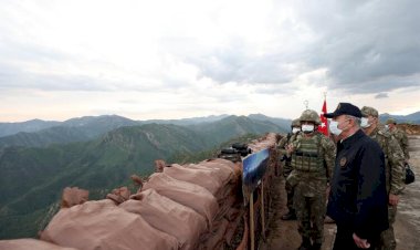 Hulusi Akar Haftanin bölgesine geldi