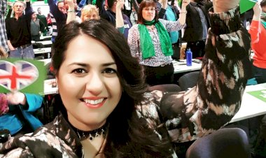 Almanya Parlamentosu seçimleri için  Kürt kadın siyasetçi  ilk sıradan aday oldu