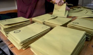 AKP'nin seçim paketinde yüzde 5 baraj ve transfer milletvekiliyle grup kurulmasının engellenmesi var