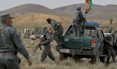 Afganistan: Taliban, İran sınırında ilerliyor