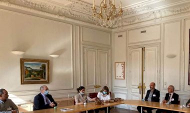 Rojava heyeti, Fransa Parlamentosu’nda, Dış İlişkiler Komitesi ile bir araya geldi