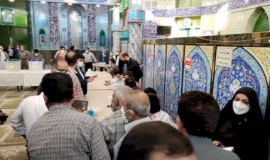 İran’da halk cumhurbaşkanlığı seçimi için sandık başında