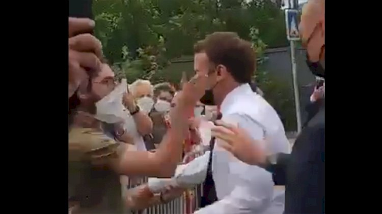 Bir protestocu, Fransa Cumhurbaşkanı Macron'a tokat attı