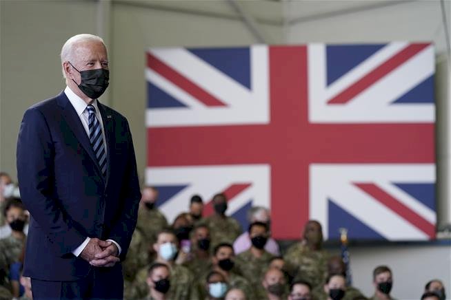 Biden, ilk yurt dışı gezisinde Putin'i uyardı