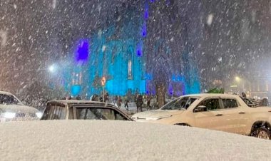 Brezilya'da sıcaklık eksi 10 dereceye düştü: Sokaklar beyaza büründü