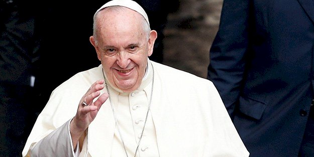 Papa Francis hastaneye kaldırıldı