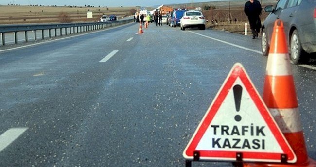 Ağrı'da minibüs devrildi: 3 ölü, 14 yaralı