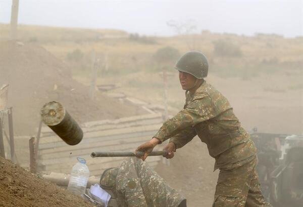 Azerbaycan ile Ermenistan çatıştı: Ölü ve yaralılar var