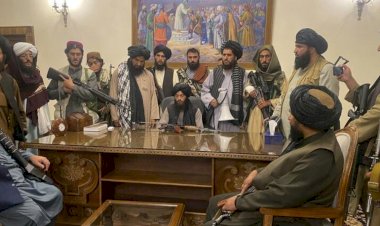Taliban Kabil'de Cumhurbaşkanlığı Sarayı'na girdi