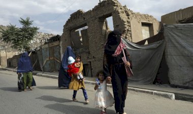 Taliban Sözcüsü: Müzik yasak olacak, kadınlar 'erkeksiz' seyahat edemeyecek