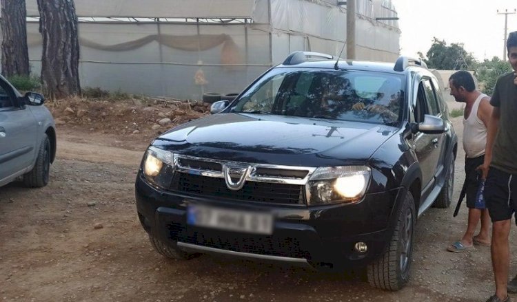 Yol kesen ırkçı silahlı ve sopalı gruplar linç edecek Kürt arıyor