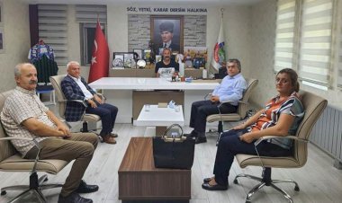PAK heyeti Dersim'de belediye ve baroyu ziyaret etti