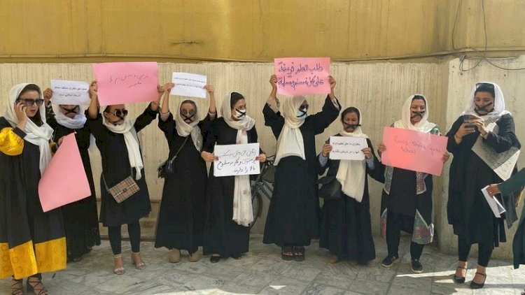 Taliban’dan kadınlara: Evde kalın