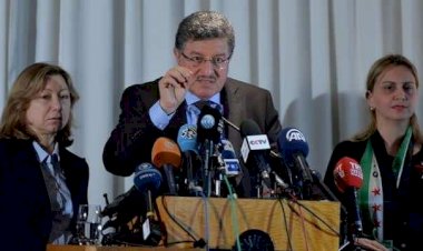 SMDK Başkanı Muslat: ABD, Suriyeli muhalifler arasında taraf tutuyor