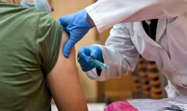 BioNTech'te 3'üncü doz kararı: Kime ne zaman yapılacak?