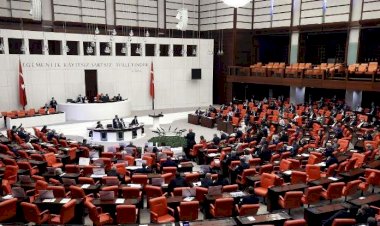 TBMM'de simultane çeviride 4 dil var, Kürtçe yok