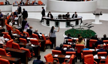 'Selahattin Demirtaş'a Katil' dedi: HDP'li Beştaş Çileden Çıktı! Meclis'te Sert Tartışma