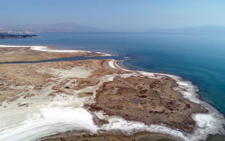 Uydudan görüntülendi: Van Gölü kuraklık nedeniyle şekil değiştiriyor