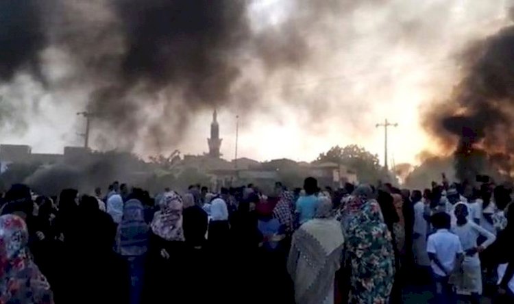 Sudan'da darbe girişimi: Başbakan gözaltına alındı