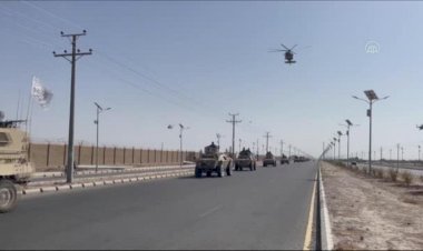 Taliban ABD ordusundan kalan araçlarla askeri geçit töreni düzenledi