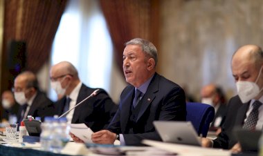 Hulusi Akar: Uzmanlar ABD'nin YPG ile ilişkisini sonlandırması gerektiğini belirtiyor