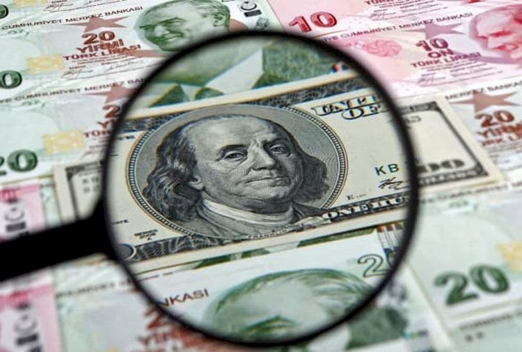 Dolar tarihi zirvesini yeniledi: 10 TL'ye ulaştı