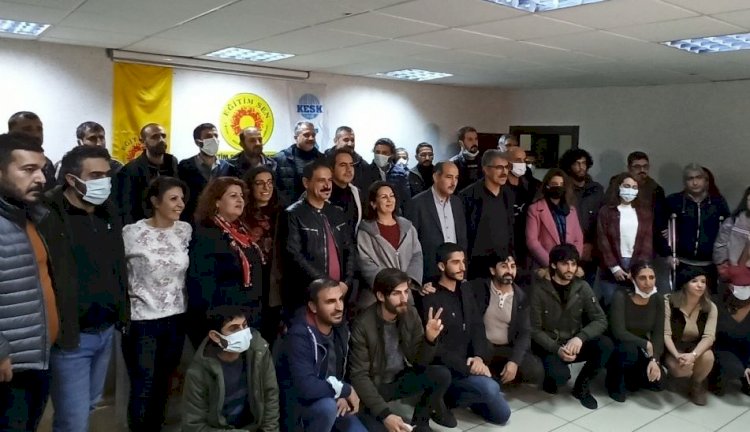 Diyarbakır’da 21 öğretmen ihraç edildi