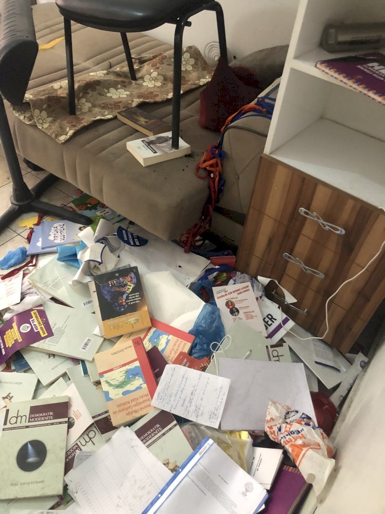 HDP Cizre ilçe binasına baskın: 6 gözaltı