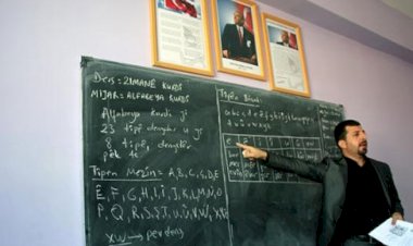 Öğretmenlerden ‘Kürtçe derslerini seçin’ kampanyası