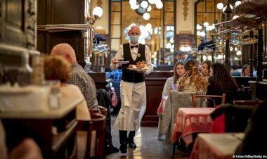 Fransa'da aşısızlara dışarıda yeme-içme yasağı geliyor