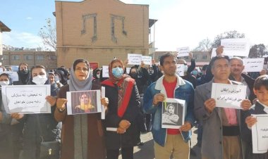 Doğu Kürdistan’da Zara Öğretmen protestosu