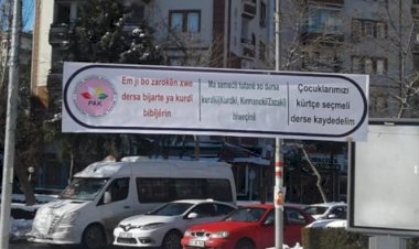 PAK’tan Diyarbakır’da pankartlarla Kürtçe seçmeli ders çağrısı