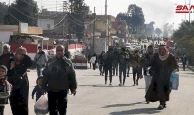 Binlerce Rojavalı saldırıların ardından evlerini terk etti!