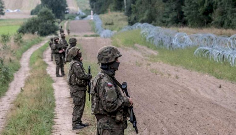 Polonya da sınırına telden duvar örecek