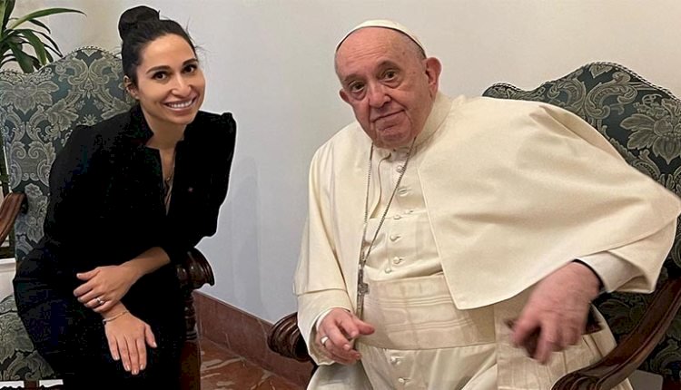 Kürt sanatçı Kasyan,Papa’yı ziyaret etti