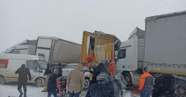 Mardin'de zincirleme kaza: Çok sayıda ölü ve yaralı var