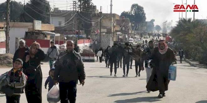 Binlerce Rojavalı saldırıların ardından evlerini terk etti!