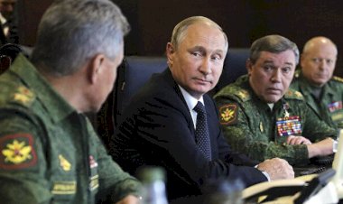 Putin: Kiev'in yapması gereken tek şey masaya oturmak!