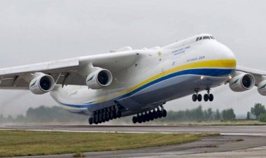 Dünyanın en büyük kargo uçağı Rus birlikleri tarafından bombalandı!