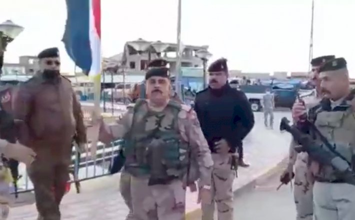 Irak ordusu Şengal'de Öcalan'ın posterlerine kaldırdı!