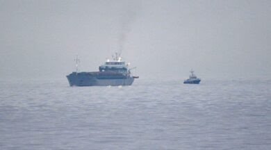 Fransa Manş Denizi’nde Rus gemisine el koydu