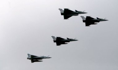 Fransız savaş uçakları 'NATO’nun caydırıcılığı kapsamında' Polonya semalarında uçtu