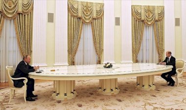 Putin Scholz'la görüştü: Kiev gerçekçi olmayan tekliflerle görüşmeyi uzatıyor