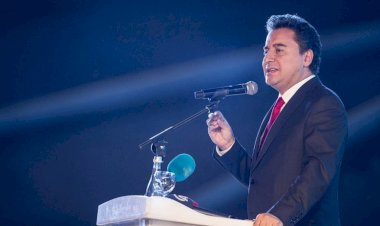 Babacan: Seçim yasasını gece yarısı değiştirebilirler