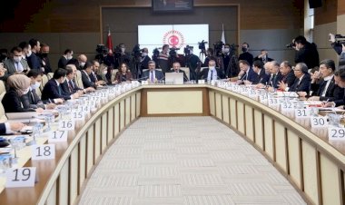 Seçim Kanunu'nu değiştiren teklif AKP ve MHP'nin oylarıyla komisyondan geçti