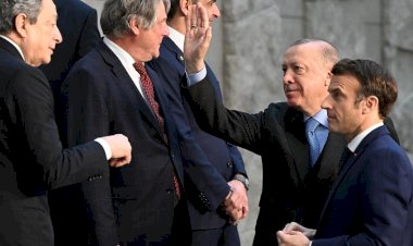 Macron: Mariupol’de Türkiye ve Yunanistan ile operasyon düzenleyeceğiz